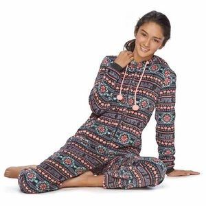 SO Intimates One Piece Hooded Plush Onesie Womens Pajamas with Pockets Size L